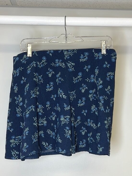 Dresses & Skirts - Blue Mini Skirt- L